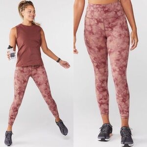 ATHLETA Salutation Stash Pocket ll 7/8 Tight Medium Riptide
Palermo Pink